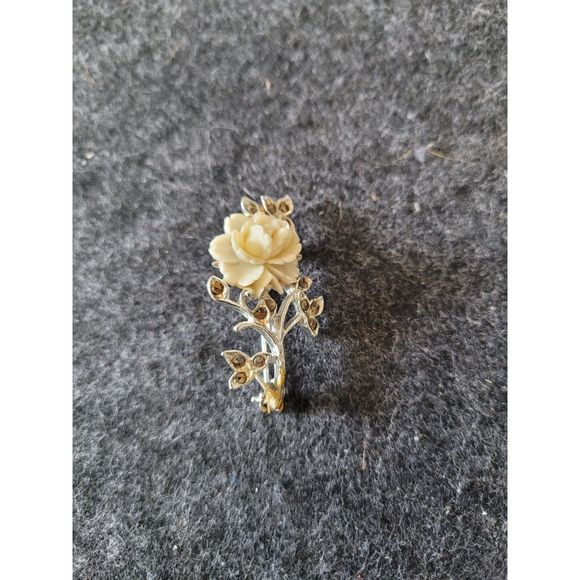 Vintage Craved Cream White Rose Brooch Pin - Picture 4 of 4